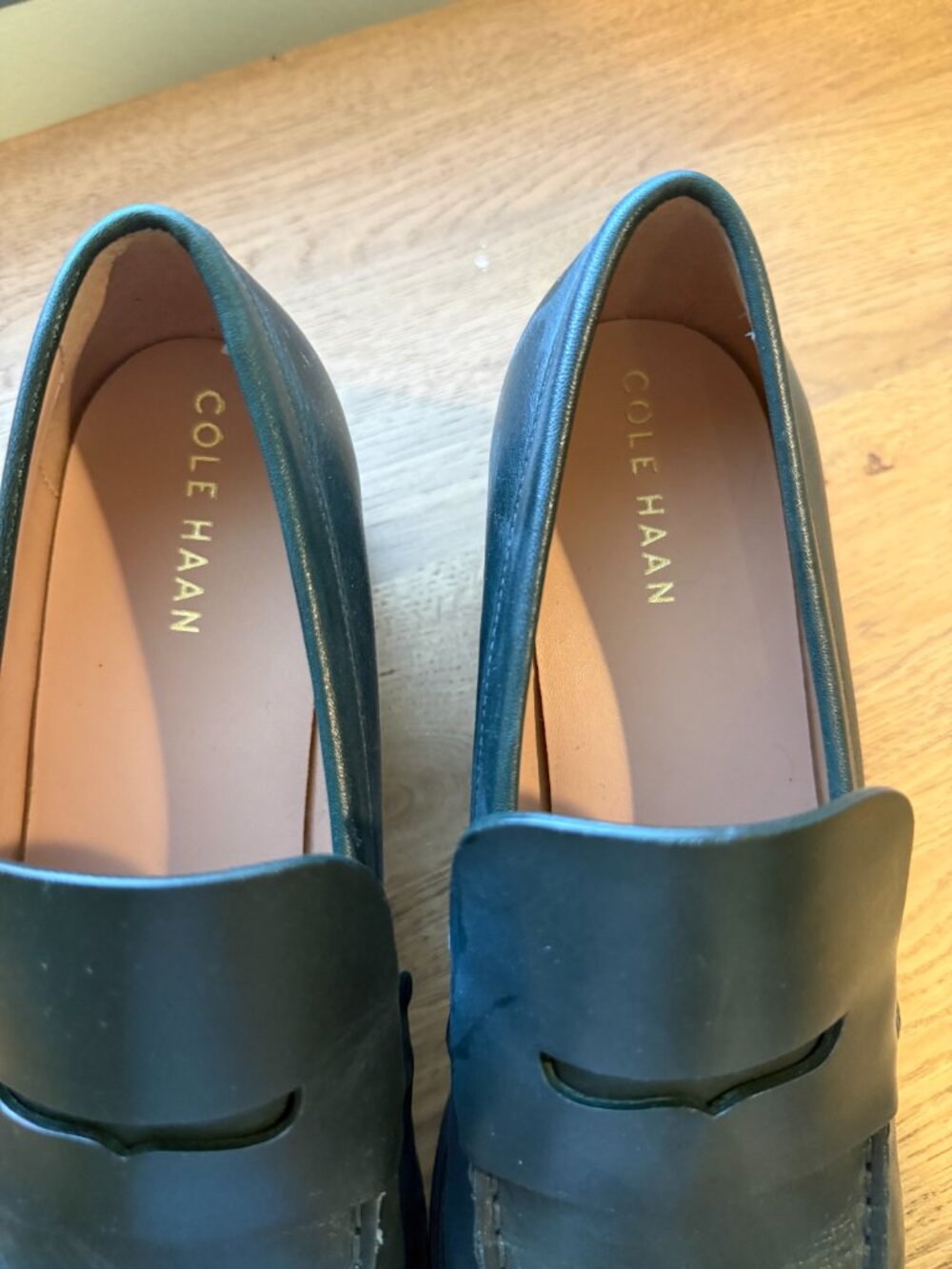 GORGEOUS Cole Haan GREEN Camea Lug loafers - Picture 5 of 5